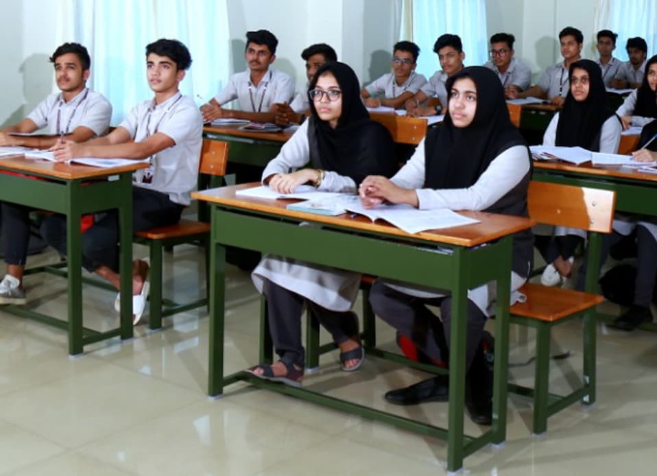 Students in class at AlpsDopa